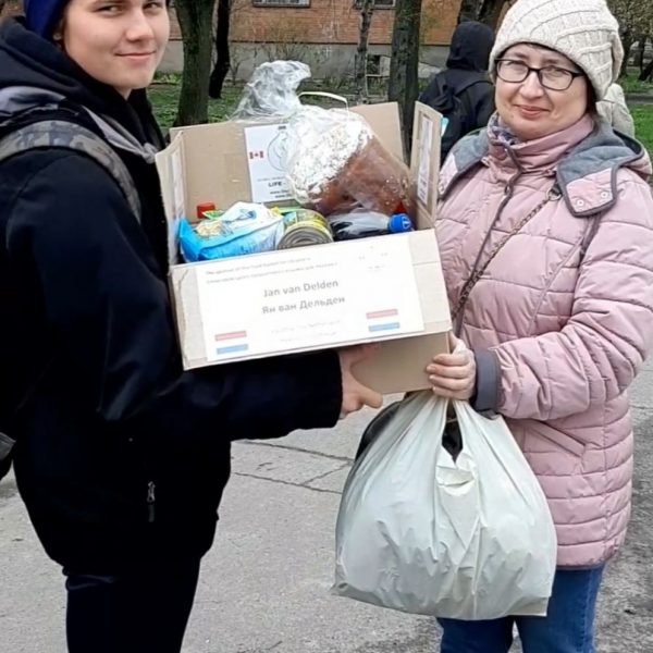 Merci à Jan van Delden pour avoir parrainé ce panier alimentaire en Ukraine